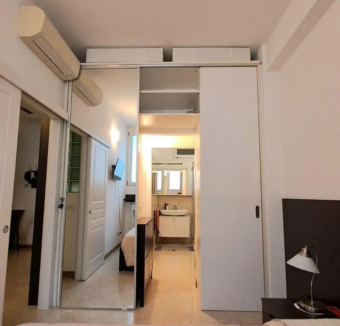 Apartamento Modern And Cozy Apt In Darsena Area Milão