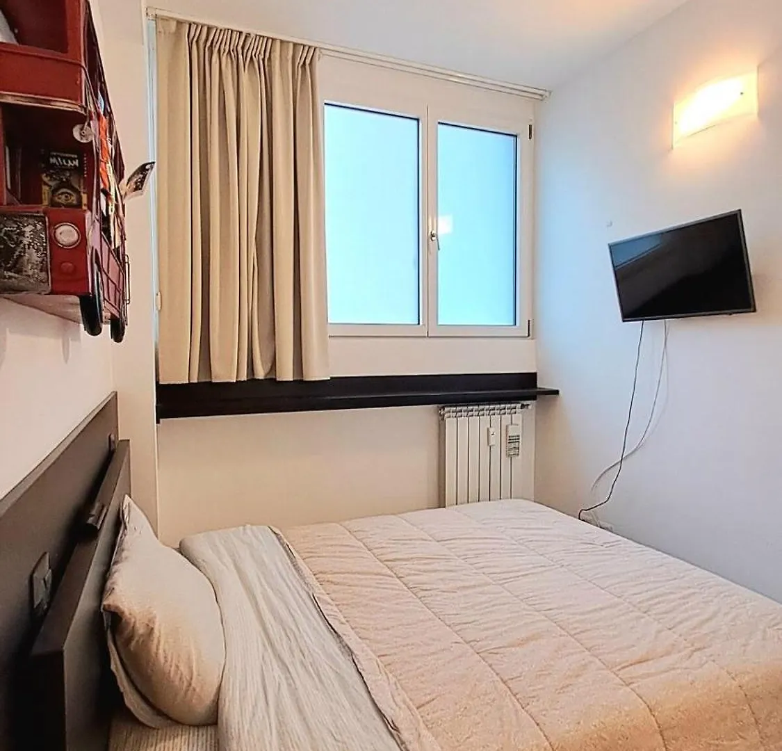 Apartamento Modern And Cozy Apt In Darsena Area Milão Itália